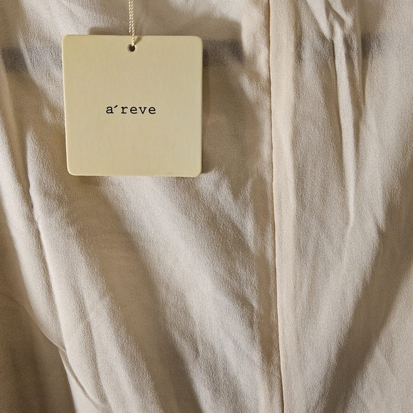 New A'Reve Cream Ruffled Long Sleeve Blouse Size medium - Picture 8 of 10